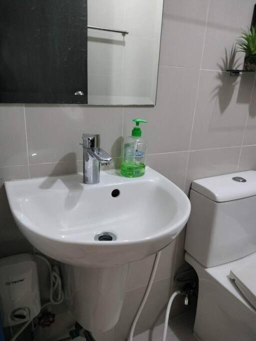 Cubao Manhattan Heights, Unit 8Bc Tower B, 1 Br Маніла Екстер'єр фото
