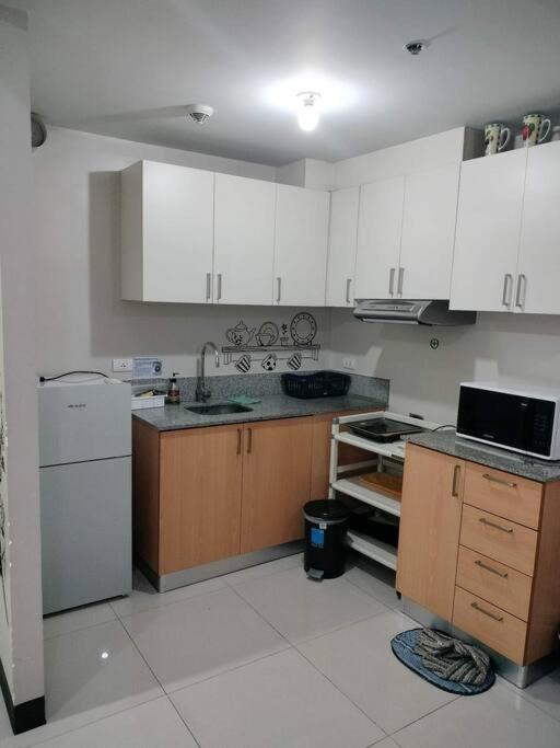 Cubao Manhattan Heights, Unit 8Bc Tower B, 1 Br Маніла Екстер'єр фото